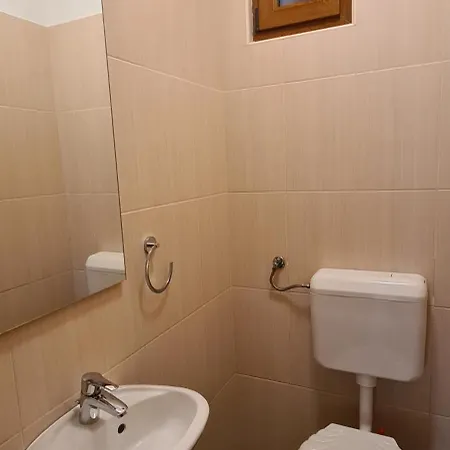 Spacious With Sea View Apartman *