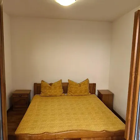Spacious With Sea View Apartman