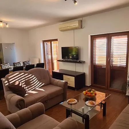 Spacious With Sea View *