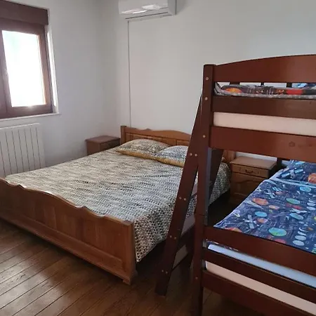 Spacious With Sea View Apartman *